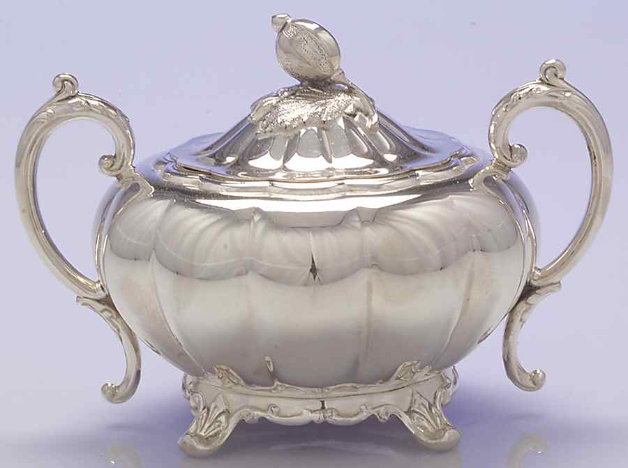 Melon-Plain (Silverplate, Hollowware) Sugar Bowl & Lid by Oneida Silver-1