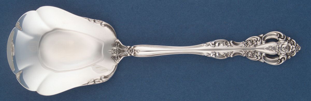 Michelangelo (Sterling, 1970) Solid Shell Berry/Casserole Spoon by Oneida Silver-1