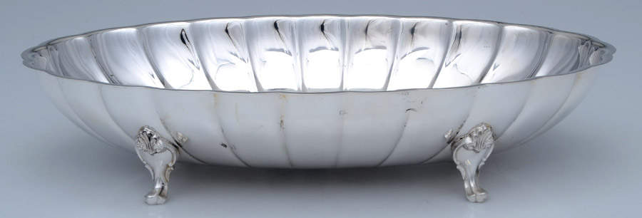 Silverplate Hollowware 11" 4 Toed Oval Bowl by Oneida Silver-1