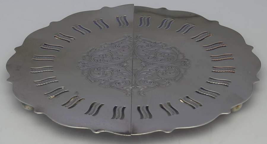 Silverplate Hollowware Expandable Trivet by Oneida Silver-1