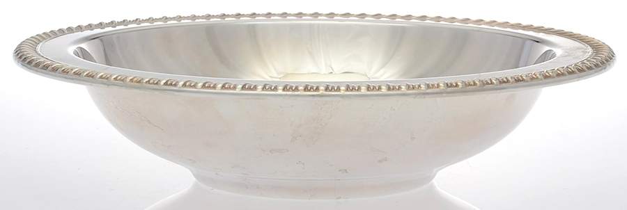 Silverplate Hollowware 11" Round Vegetable by Oneida Silver-1