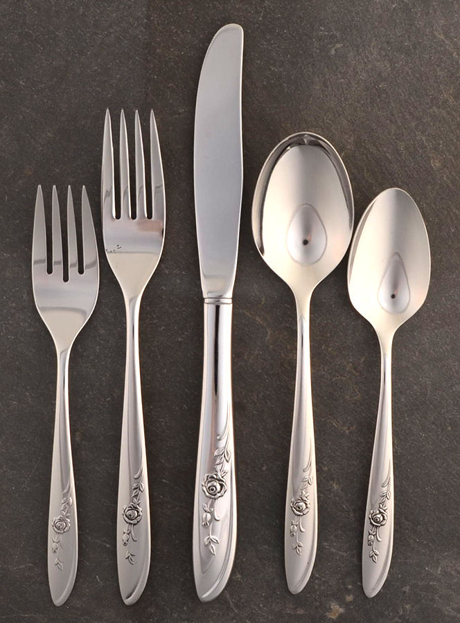 New Era (Stainless, Deluxe, Roses) 5 Piece Place Setting by Oneida Silver-1