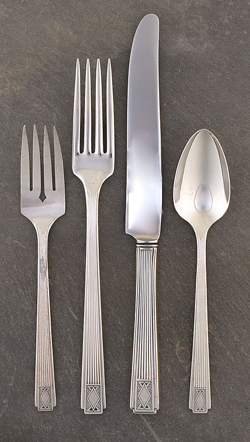 Noblesse (Silverplate, 1930) 4 Piece Place Setting by Oneida Silver-1