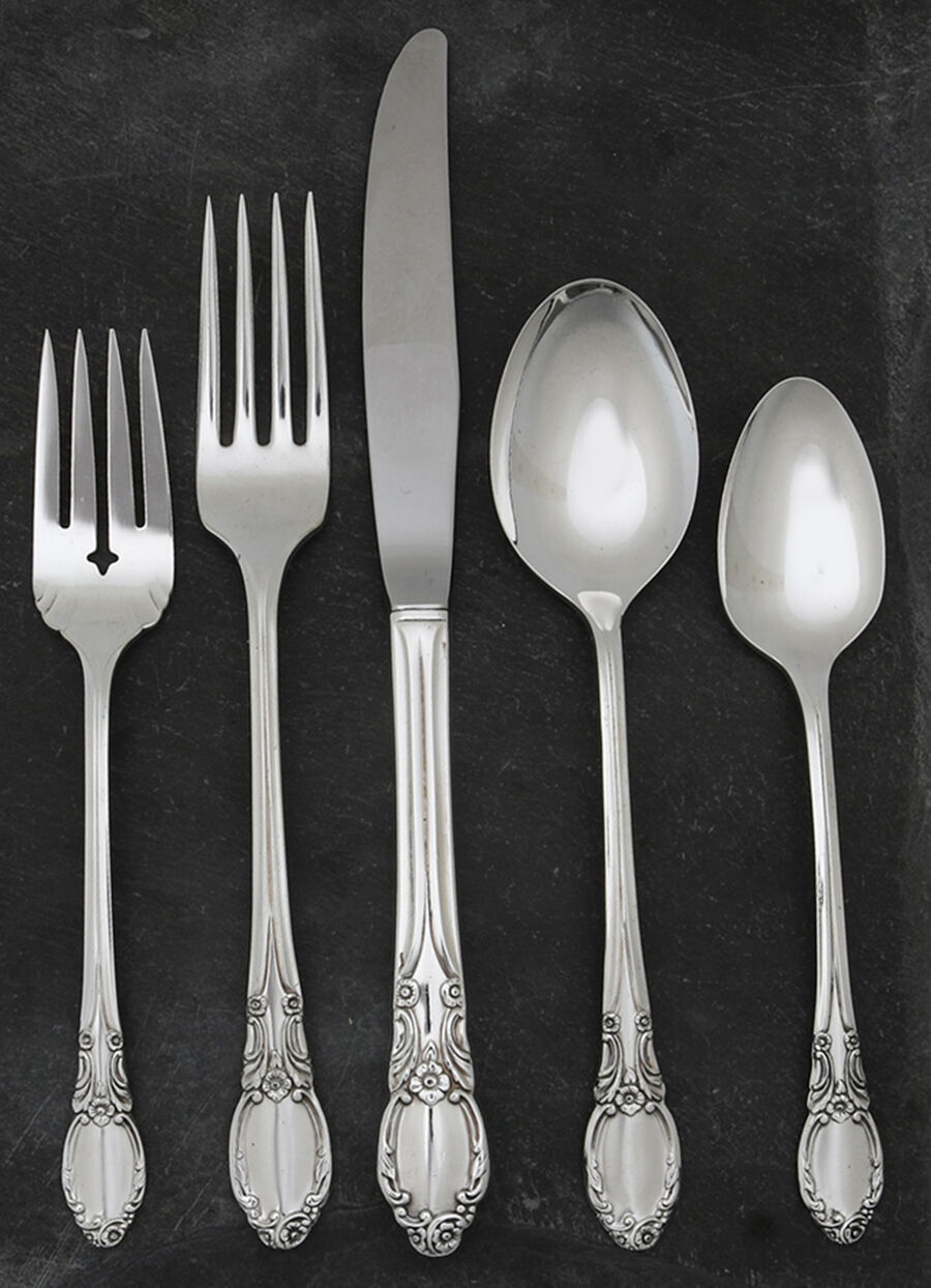 Park Lane-Chatelaine-Dowry (Silverplate) 5 Piece Place Setting by Oneida Silver-1