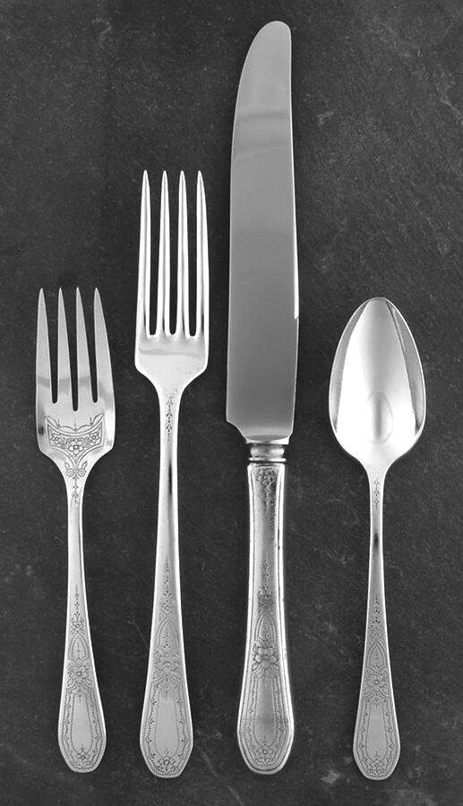 Paul Revere (Silverplate, 1927) 32  Piece Estate Set by Oneida Silver-1