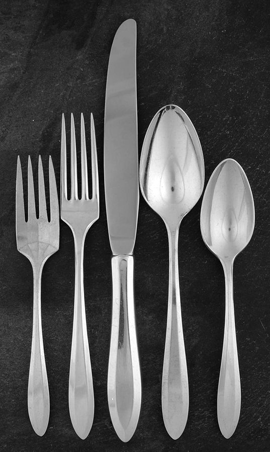 Patrician (Silverplate, 1914) 5 Piece Place Setting by Oneida Silver-1