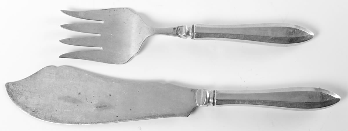 Patrician (Silverplate, 1914) Hollow Handle Fish Serving Set, Silverplate Blade by Oneida Silver-1