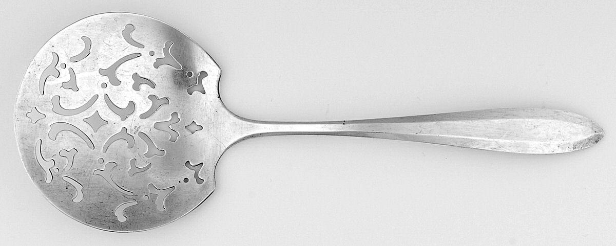 Patrician (Silverplate, 1914) Tomato Server, Solid Piece by Oneida Silver-1