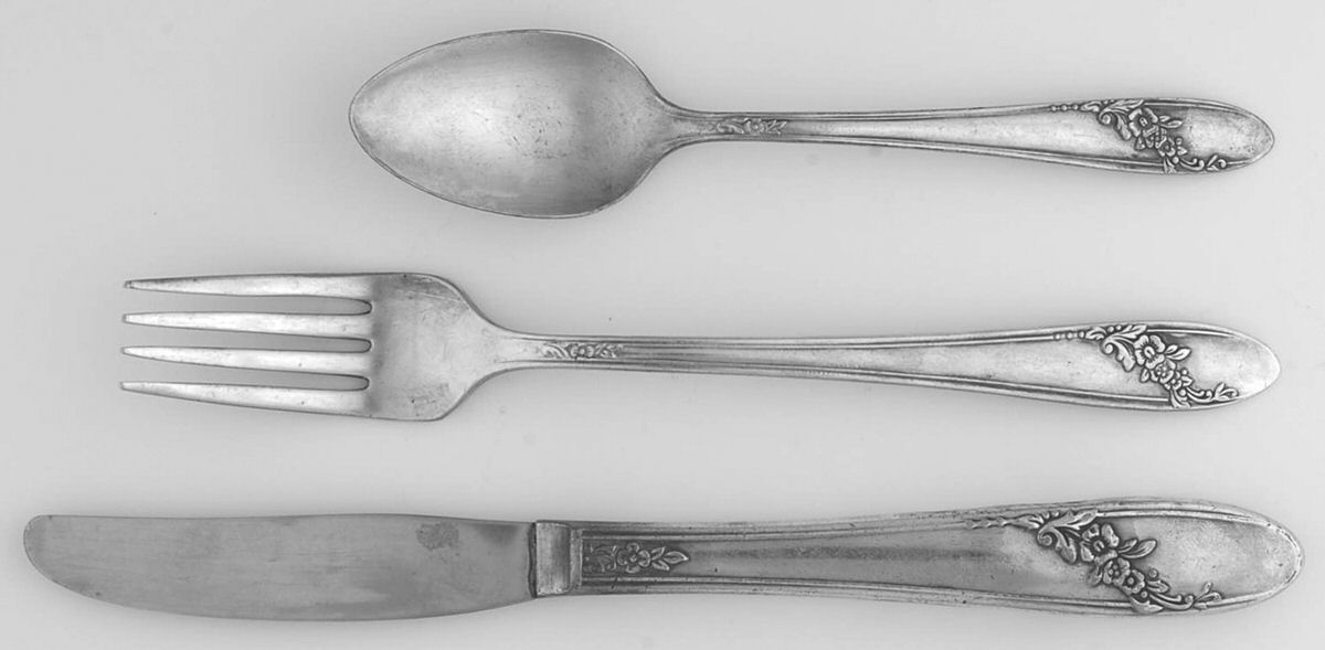 Queen Bess II (Silverplate, 1946) 3 Piece Youth Set (Knife, Fork & Spoon) by Oneida Silver-1