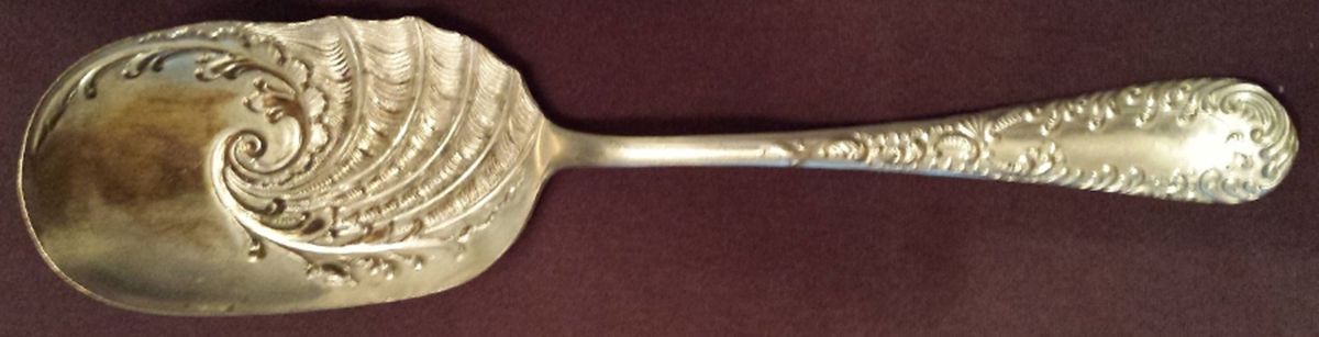 Raymond (Silverplate, 1898) Solid Shell Berry/Casserole Spoon by Oneida Silver-1