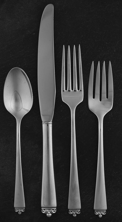 Reigning Beauty (Sterling, 1953) 4 Piece Place Size Setting by Oneida Silver-1