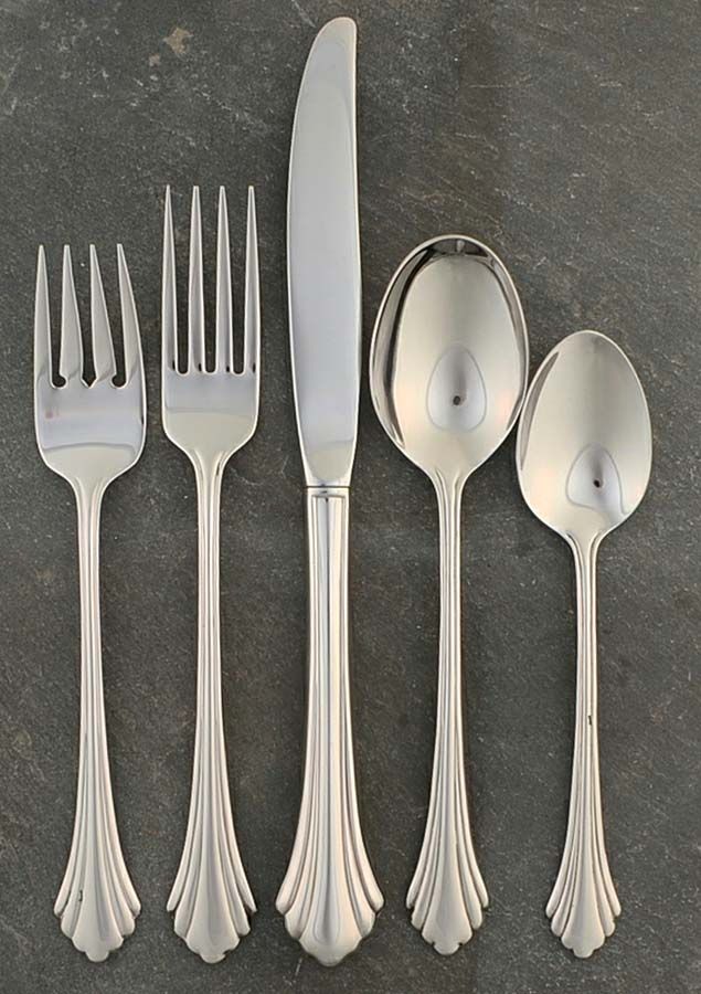 Rembrandt (Stainless, Distinction Deluxe) 5 Piece Place Setting by Oneida Silver-1