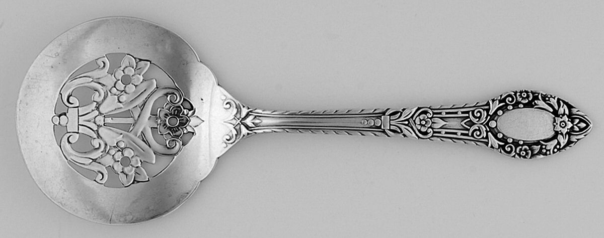 Rendezvous-Old South I (Silverplate 1938) Large Cucumber Server by Oneida Silver-1