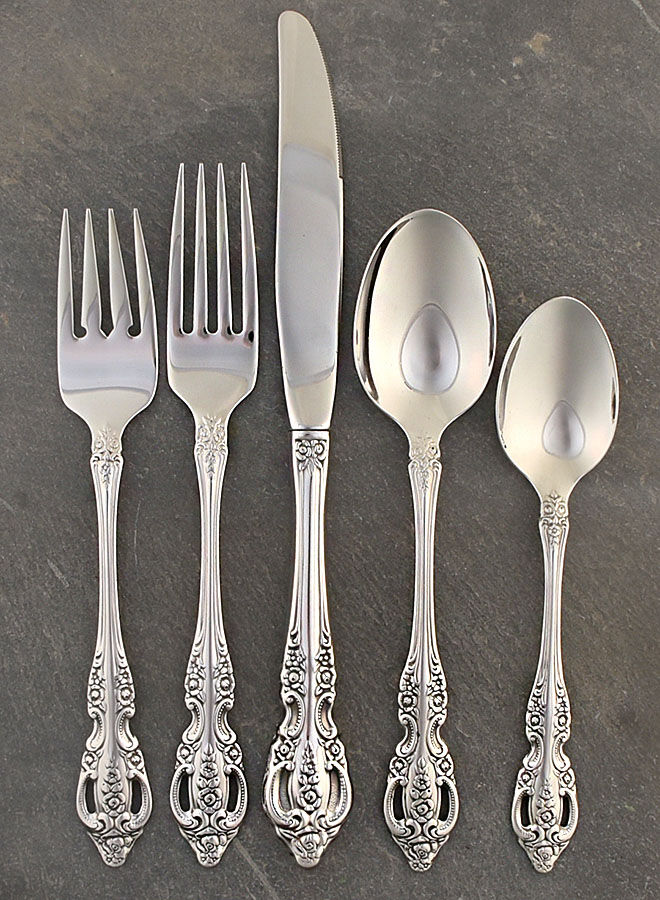 Renoir-Pembrooke (Stainless) 40 Piece Estate Set by Oneida Silver-1