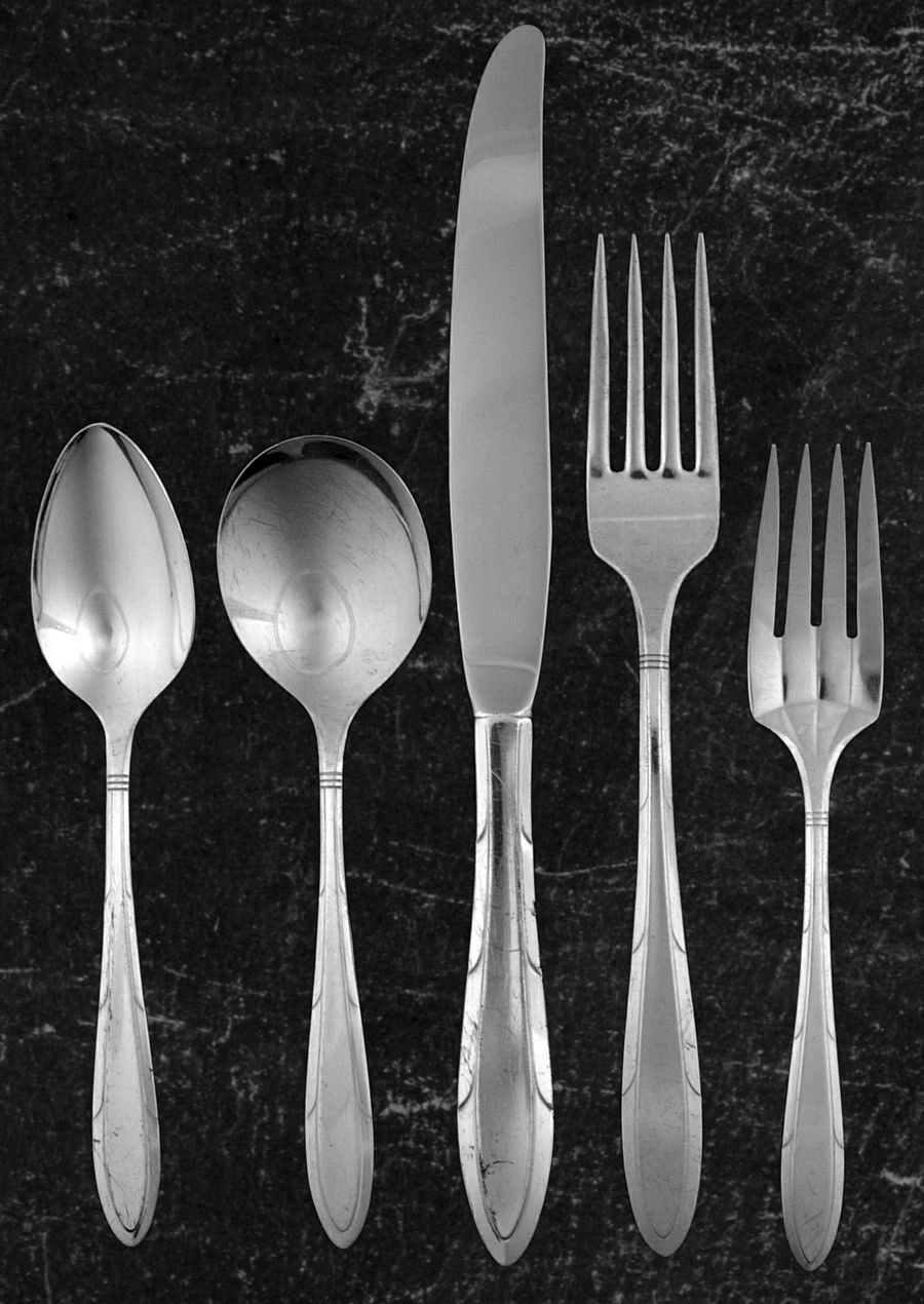 Reverie (Silverplate, 1937) 5 Piece Place Setting by Oneida Silver-1