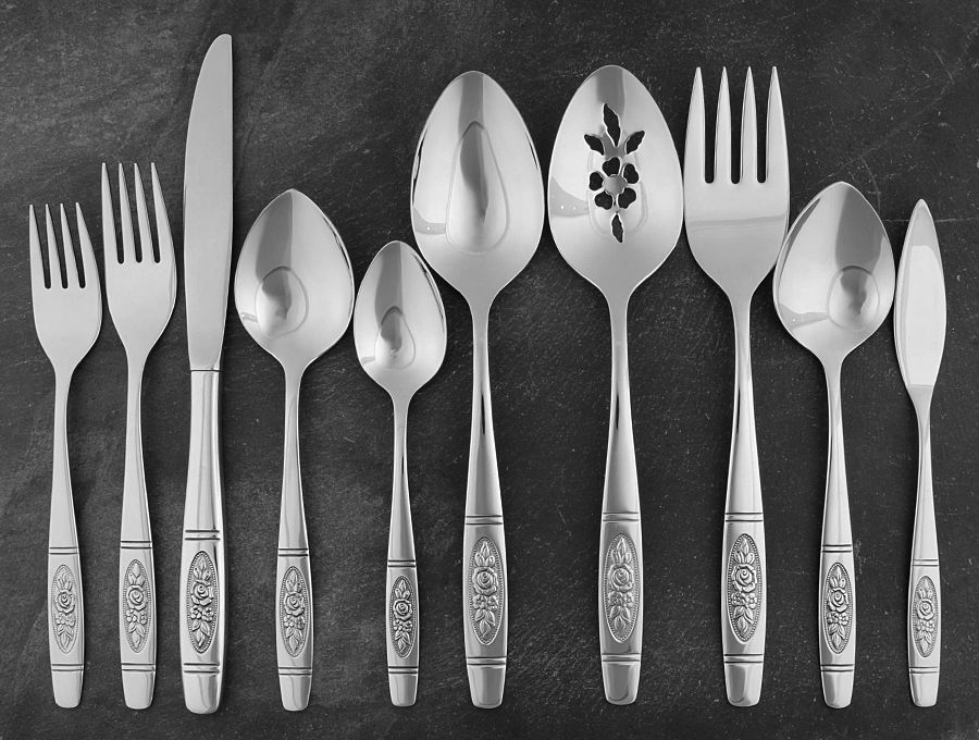 Rose Pendant (Stainless) 45 Piece Starter Set by Oneida Silver-1