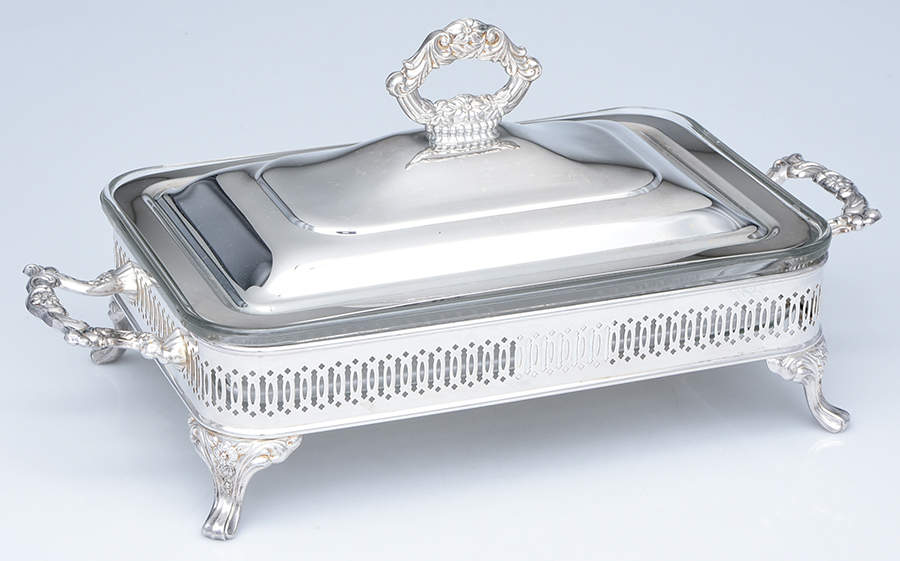 Royal Provincial (Silverplate, Hollowware) 3 Qt Rectangular Covered Casserole w/Liner by Oneida Silver-1