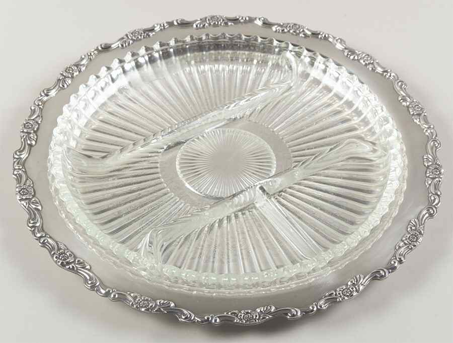 Royal Provincial (Silverplate, Hollowware) Relish with Glass Liner by Oneida Silver-1
