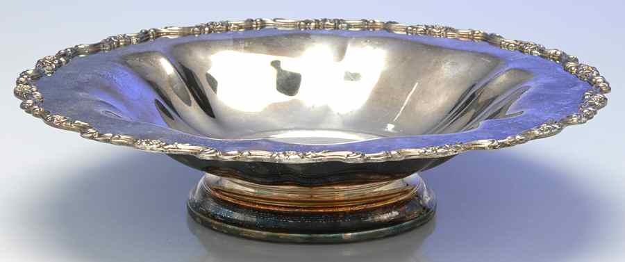Royal Provincial (Silverplate, Hollowware) Round Silverplate Centerpiece by Oneida Silver-1