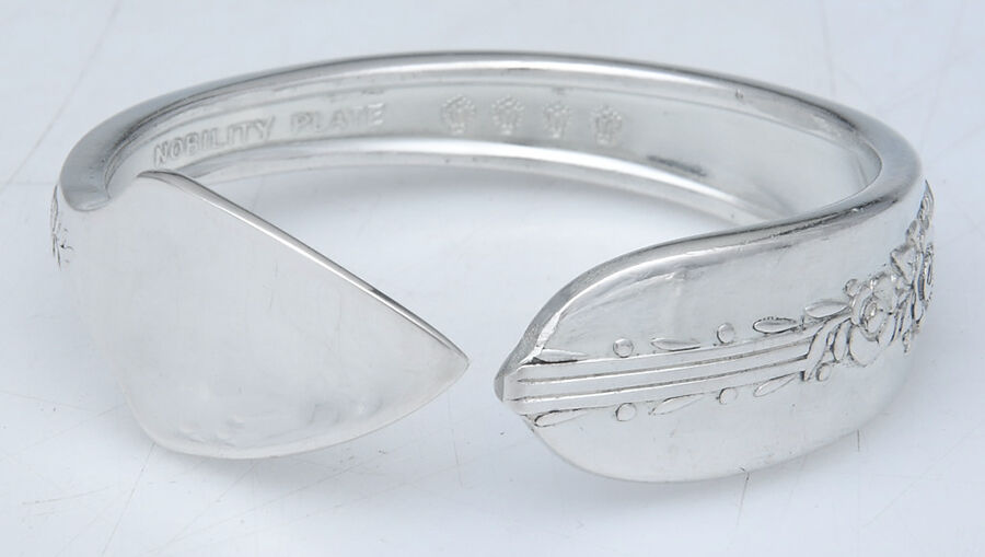 Royal Rose (Silverplate, 1939) Napkin Ring Large HC by Oneida Silver-1