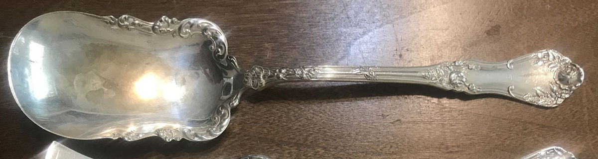 Rosemary (Silverplate, 1906) Solid Shell Berry/Casserole Spoon by Oneida Silver-1