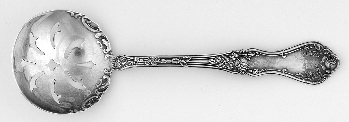 Rosemary (Silverplate, 1906) Large Pierced Bon Bon Server by Oneida Silver-1