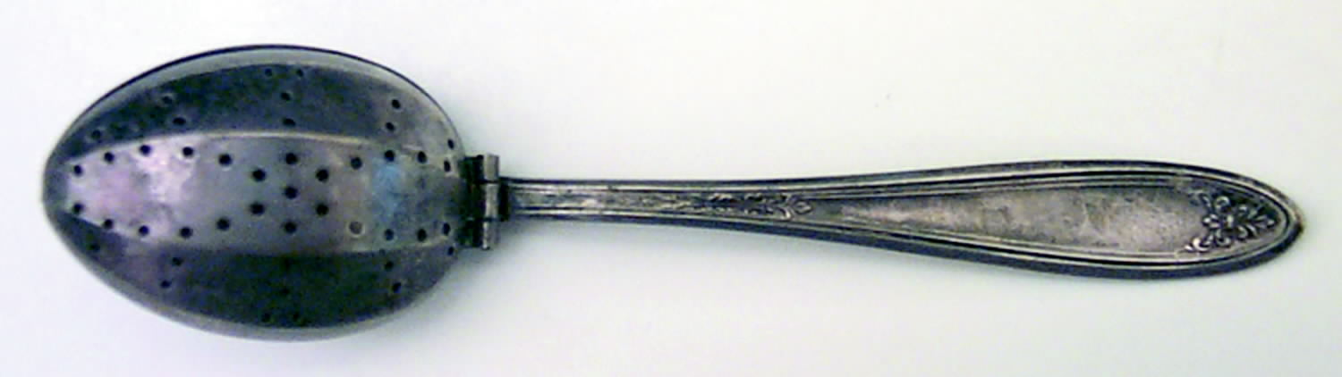 Roxbury (Silverplate, 1923) Solid Individual Tea Ball Spoon by Oneida Silver-1