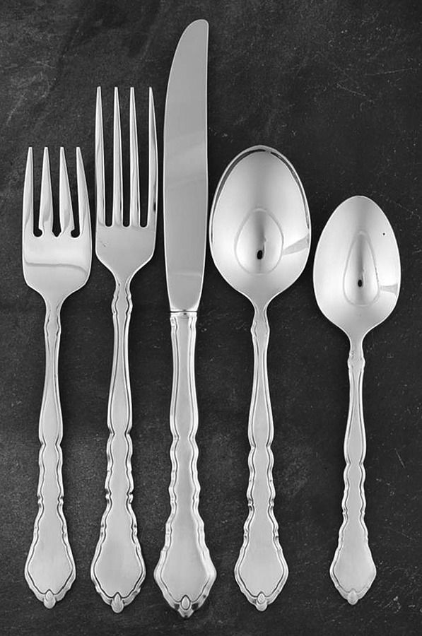 Satinique (Stainless, Community, Newer) 5 Piece Place Setting by Oneida Silver-1