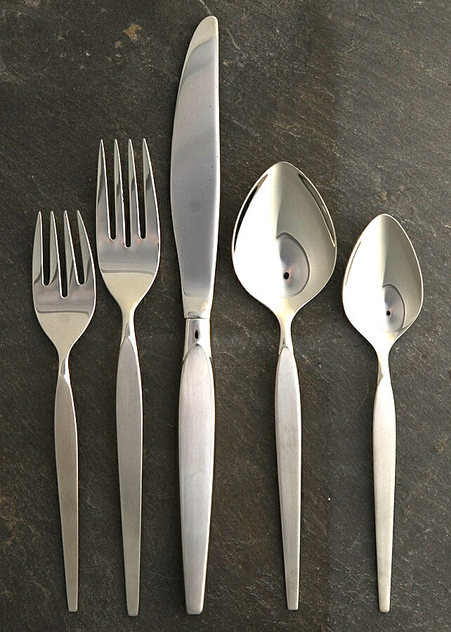 Satinique (Stainless, Older) 40 Piece Estate Set by Oneida Silver-1