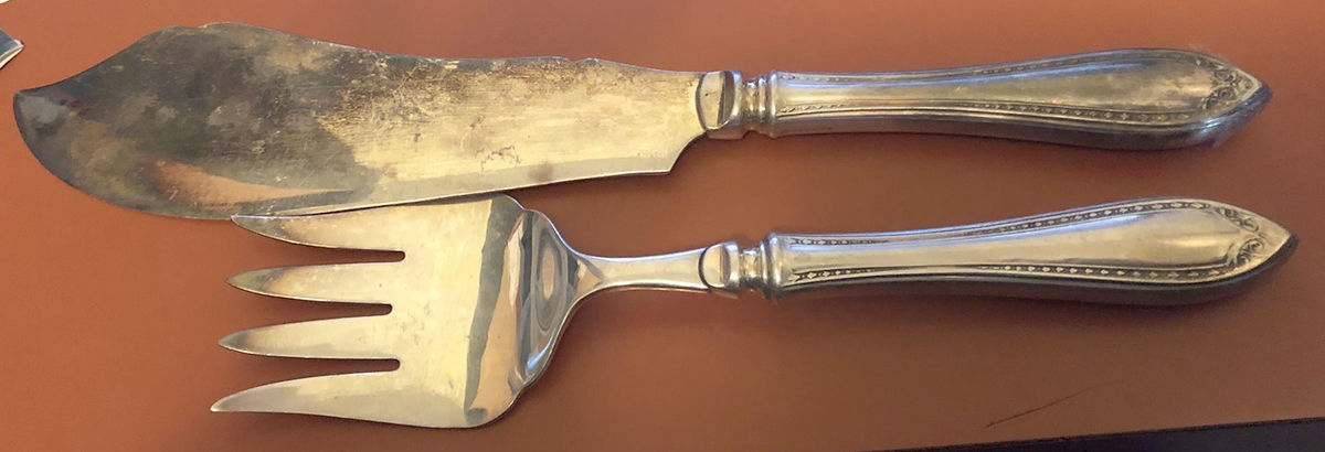 Sheraton (Silverplate, 1910) Hollow Handle Fish Serving Set, Silverplate Blade by Oneida Silver-1