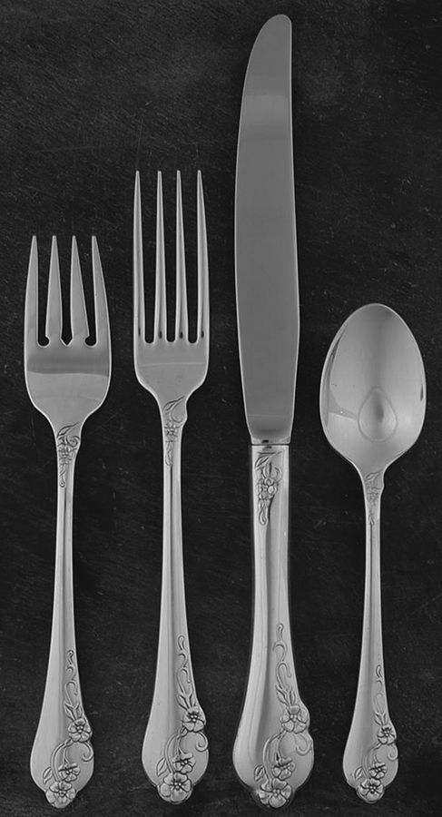 Southern Garden (Silverplate, 1989) 4 Piece Place Setting by Oneida Silver-1