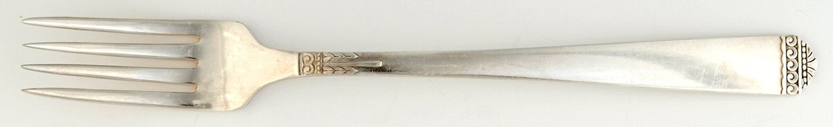 Surf Club (Silverplate, 1938) Grille Fork (Viande) by Oneida Silver-1