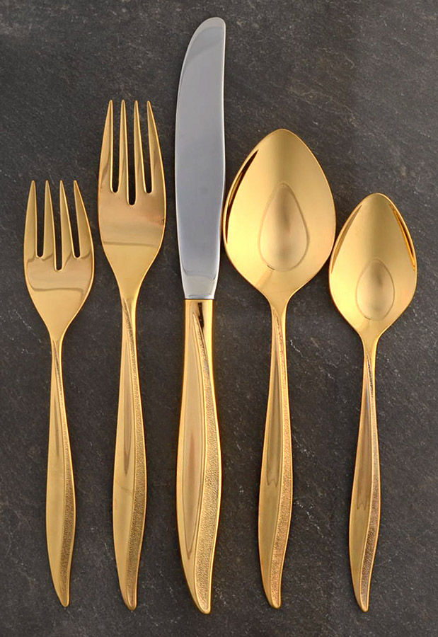 Textura Gold (Gold Electroplate) 5 Piece Place Setting by Oneida Silver-1