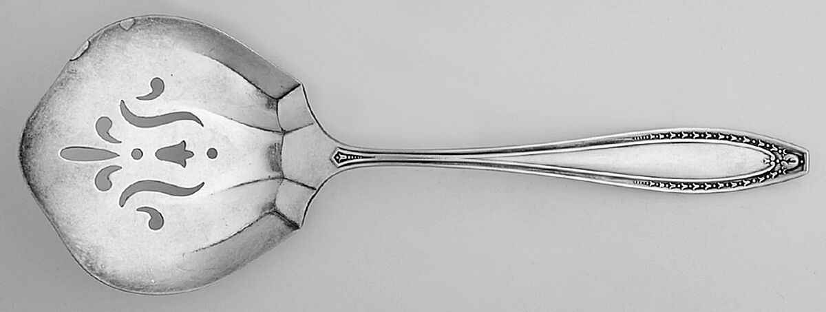 Webster II (Silverplate, 1915) Tomato Server, Solid Piece by Oneida Silver-1