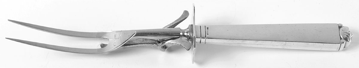 Oak Leaf (Sterling, 1939, No Signature Marks) Lg Carving/Roast Fork-Stn Prong w/Sterling Guard by Old Newbury-1