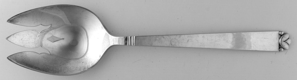 Oak Leaf (Sterling, 1939, No Signature Marks) Oversize Solid Salad Servng Fork by Old Newbury-1
