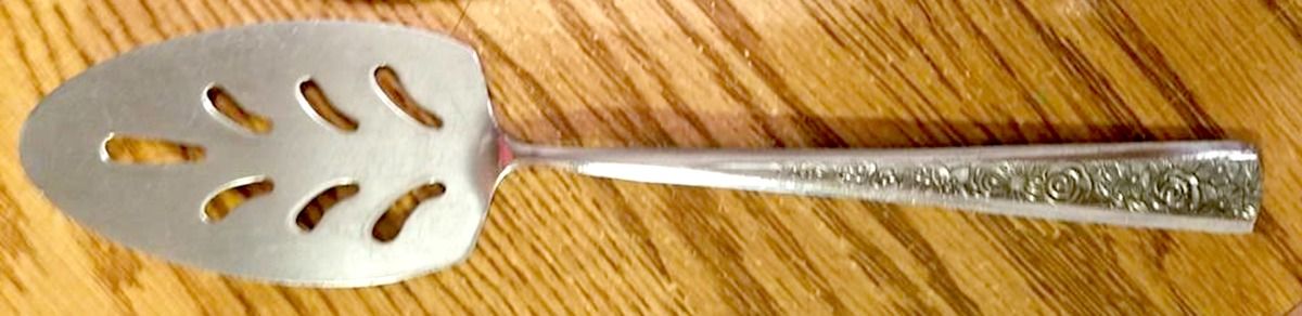 ORL39 (STAINLESS) Pierced All Stainless Pie Server by Orleans-1