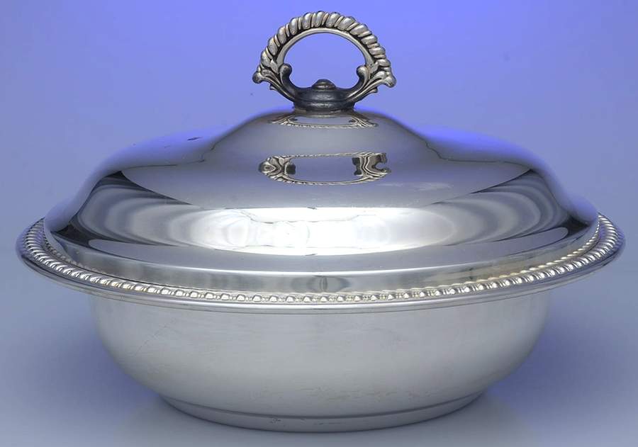 Maybrook (Silverplate Hollowware) Plated Round Covered Casserole with Glass by Oneida Silver-1