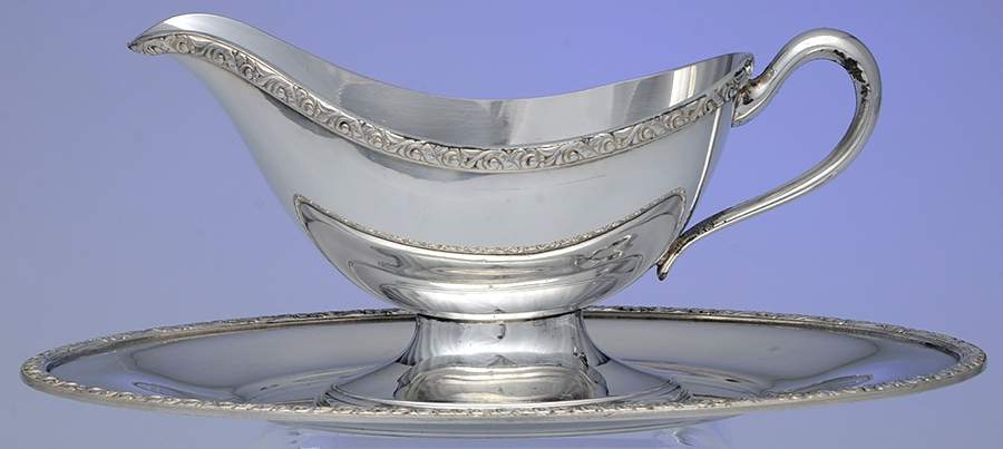 Brookline (Silverplate Hollowware) Plated Gravy Boat & Underplate by Oneida Silver-1