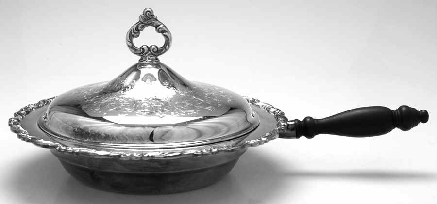 Sea Crest (Silverplate, Hollowware) Chafing Dish & Lid by Oneida Silver-1