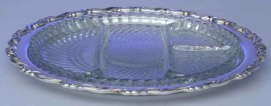 Sea Crest (Silverplate, Hollowware) 4 Part Relish with Crystal Center by Oneida Silver-1