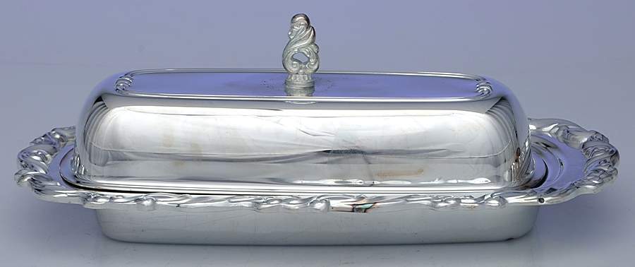 Sea Crest (Silverplate, Hollowware) 1/4lb Covered Butter with Liner by Oneida Silver-1