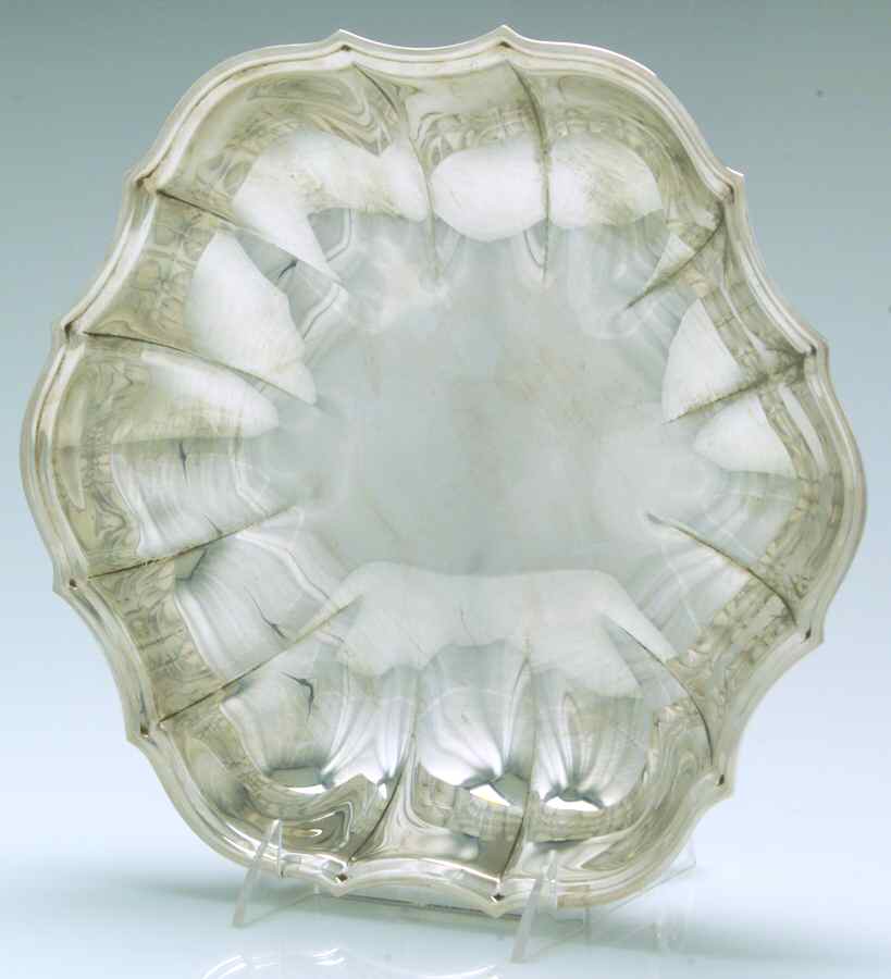 Chippendale (Silverplate Hollowware) Round Silverplate Vegetable Bowl by Oneida Silver-1