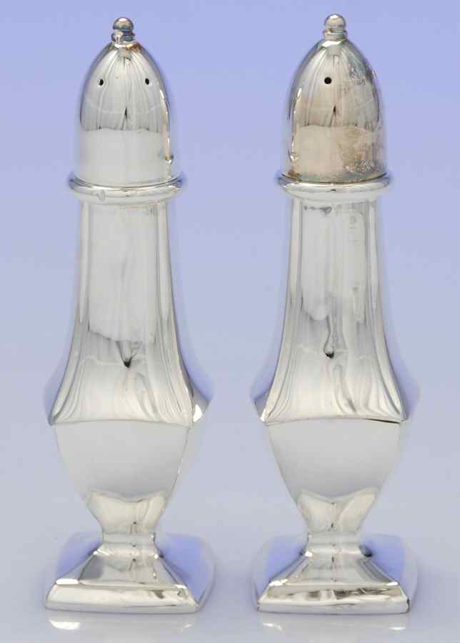 Chippendale (Silverplate Hollowware) Salt & Pepper Set by Oneida Silver-1