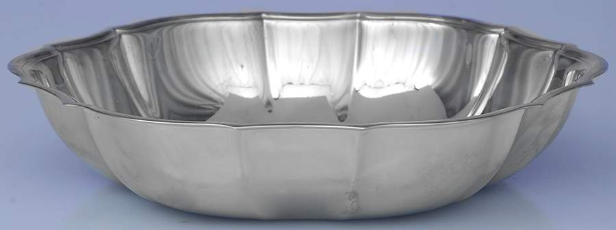 Chippendale (Silverplate Hollowware) 8" Round Bowl by Oneida Silver-1
