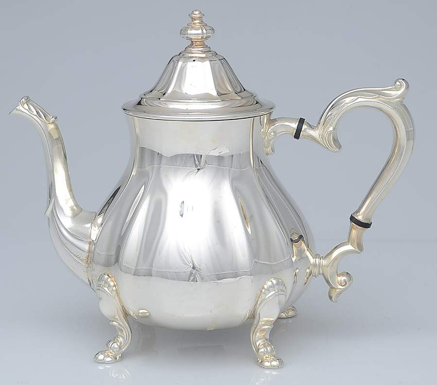 Chippendale (Silverplate Hollowware) Teapot by Oneida Silver-1