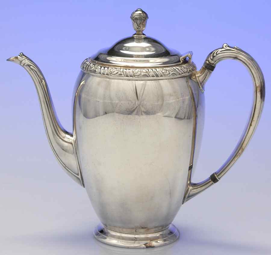 Woodcliff (Silverplate, Hollowware) Silverplate Coffee Pot by Oneida Silver-1