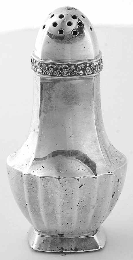 Coronation (Silverplate, Hollowware) Salt Shaker by Oneida Silver-1