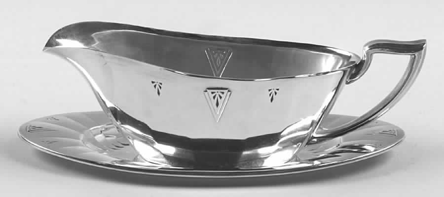 Deauville (Silverplate, Hollowware) Plated Gravy Boat & Underplate by Oneida Silver-1