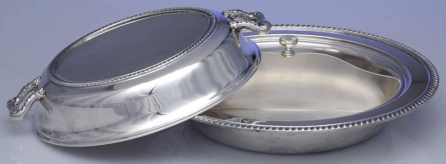 Fiesta (Silverplate, Hollowware) Plated Divided Double Vegetable Bowl by Oneida Silver-1